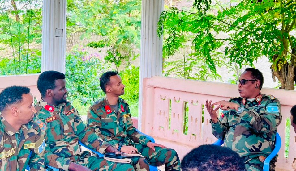 General Cirro iyo Saraakiisha Ciidamada.jpg